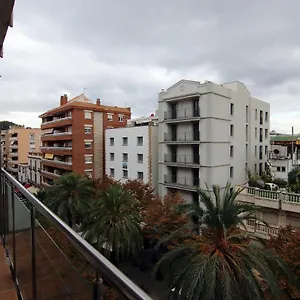 apartment-with-balcony-close-to-the-beach.topcostabravahotels.com/