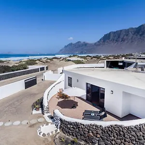 famara-house-12.in-canary-islands.com/